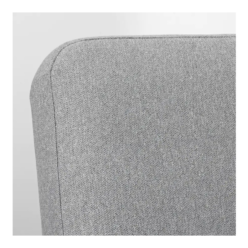 Szeroki fotel z litego drewna z eleganckim obiciem  - 923